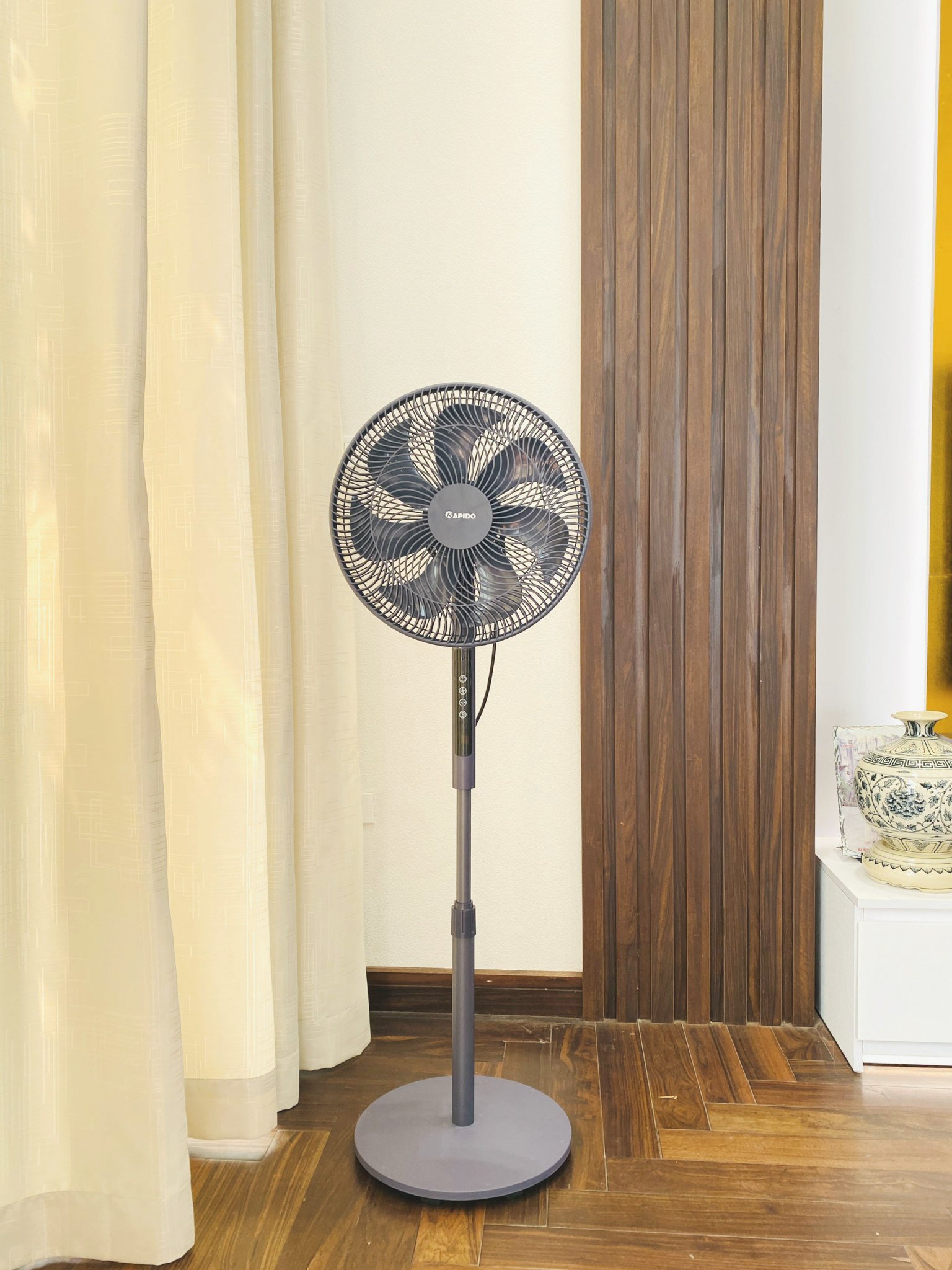 Quạt Cánh To Hay Cánh Nhỏ Mát Hơn? Nên Mua Quạt Mấy Cánh Là Tốt Nhất ...