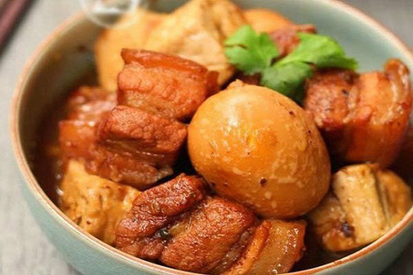 hinh thit kho tau 600x400 1