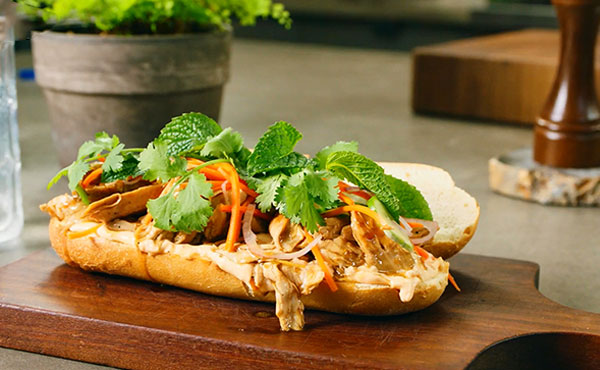 Bánh mì gà phô mai