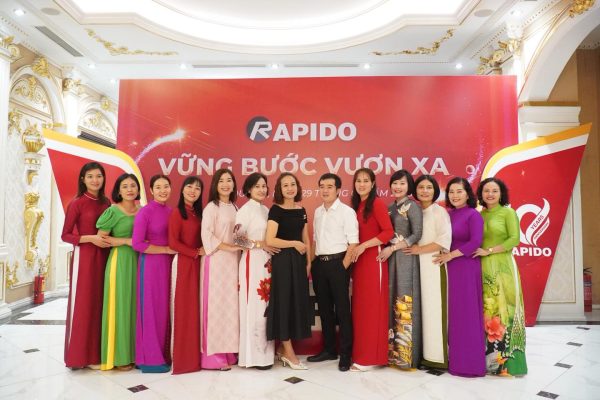 Rapido tổ chức Hội nghị Khách hàng – Dấu ấn kỷ niệm 10 năm đồng hành cùng gia đình Việt 2 Hội nghị khách hàng