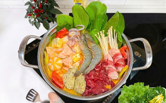 Nấu lẩu cùng nồi inox đa năng Rapido